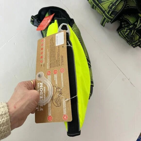 NWT Arcadia Trail High Visibility Flotation Aid For Dogs - Neon Green - Picture 5 of 11